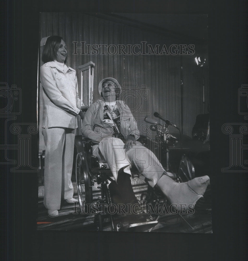 1974 Miss Dorothy Anderson Jokes With Nurse Hood Micheal Hospital - Historic Images