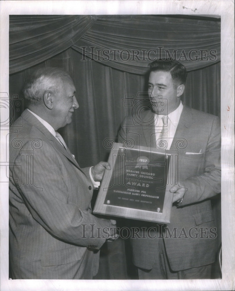 1958 Press Photo Joseph Aiello Chicago Leslie Soreson- RSA68463 - Historic Images