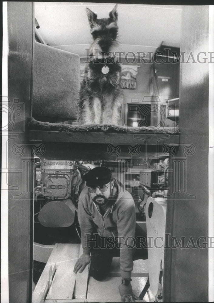 1978 Don Aderson as his dog Sara stands guard overland - Historic Images