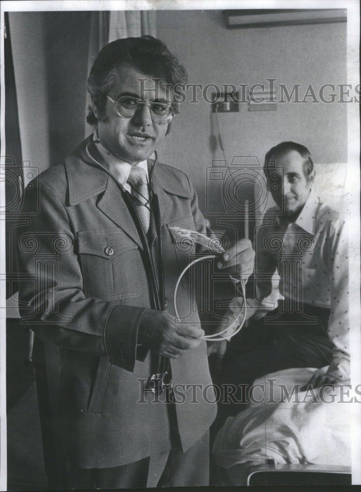 1976 Press Photo Dr. Lampis Anagnostopoulos- RSA68751 - Historic Images