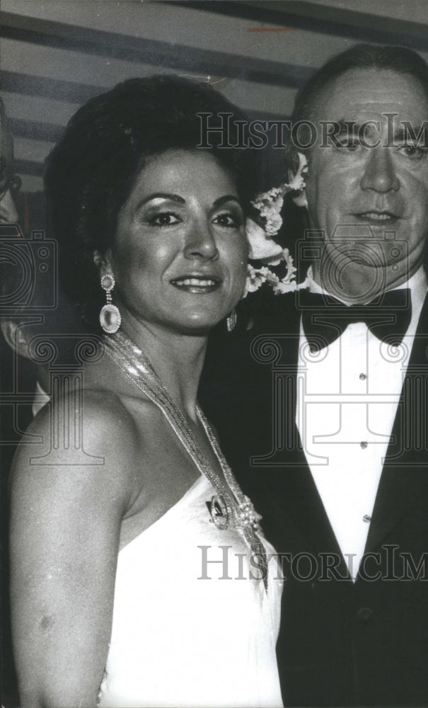 1985 The Hon Hugh Carey Governor New York Miss Evangeline Gouletas - Historic Images