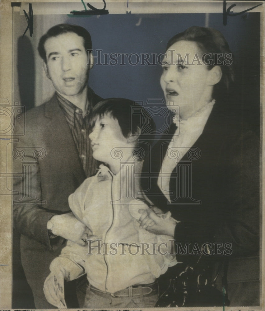 1971  Mr.&amp;Mrs. Carmello Caputa reunited w/ kidnapped son, Anthony - Historic Images