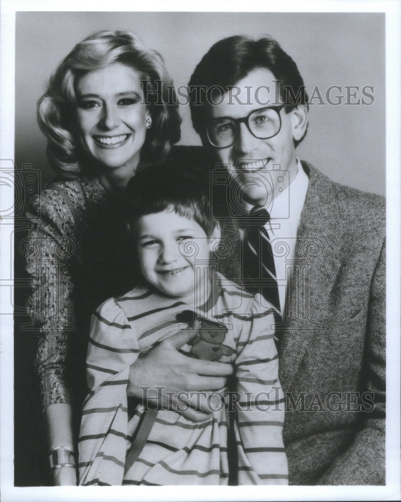 Press Photo Mary Ann Childers Reporter and Anchor WBBM-TV in Chicago and Family - Historic Images