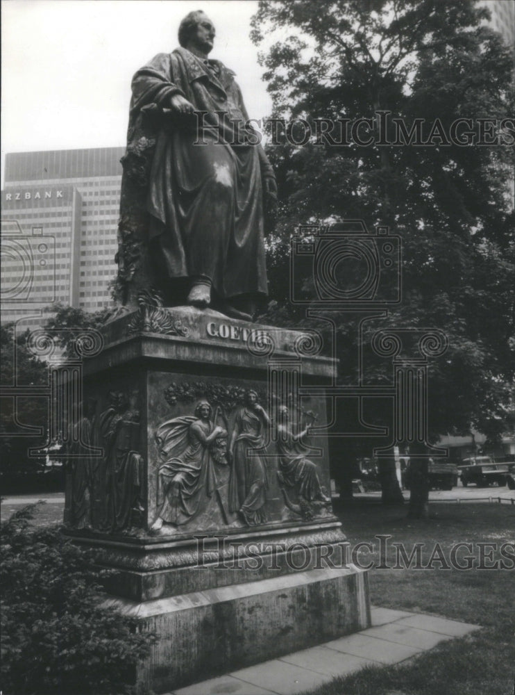 1991 Goethe Statue Eduardo Chillida Basque Sculptor - Historic Images