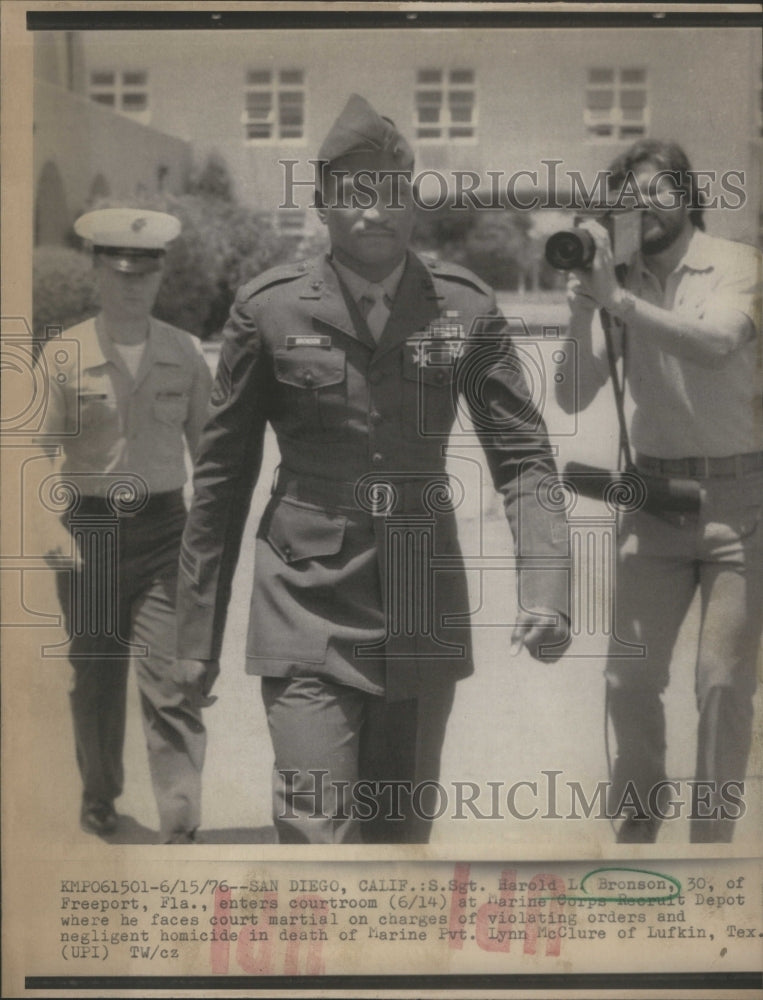 1976 S. Sgt. Harold Bronson enters courtroom face court martial - Historic Images