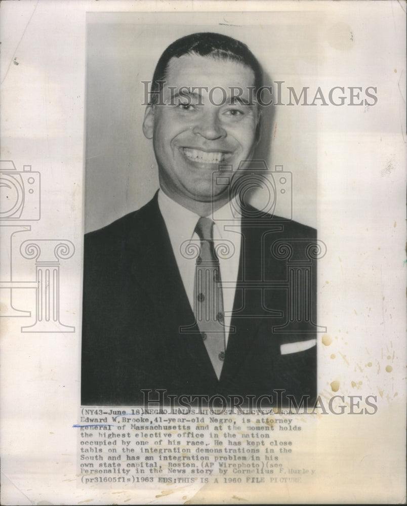 1960 Press Photo Edward W. Brooke, attorney general of Massachusetts- RSA70033 - Historic Images