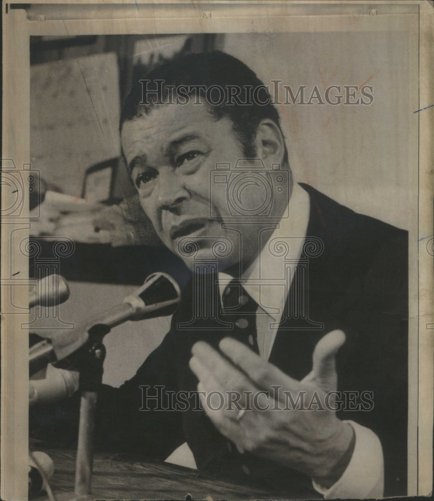 19725 Press Photo Sen. Edward W. Brooke - Historic Images