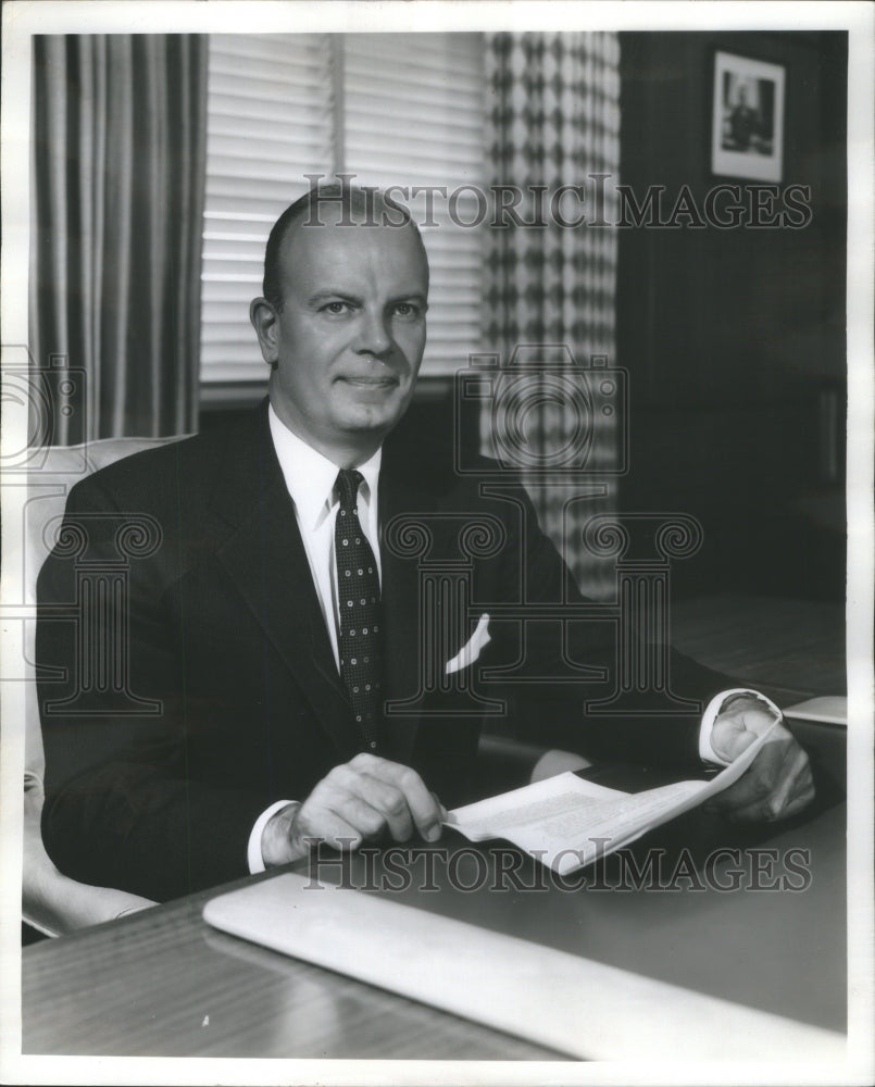 1964 Press Photo Bennett Archambault Chairman President Stewart Warner Corp Mich - Historic Images