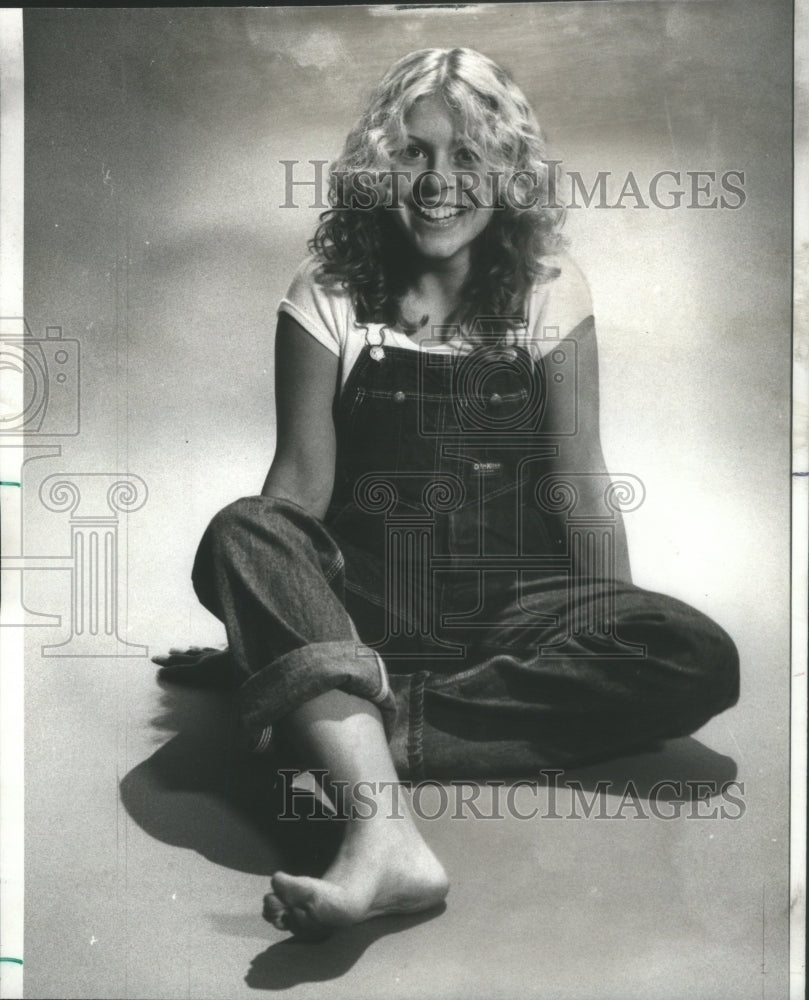 1977 Press Photo Lynda Appino American Fashion Designer Fashiom Model Chicago - Historic Images