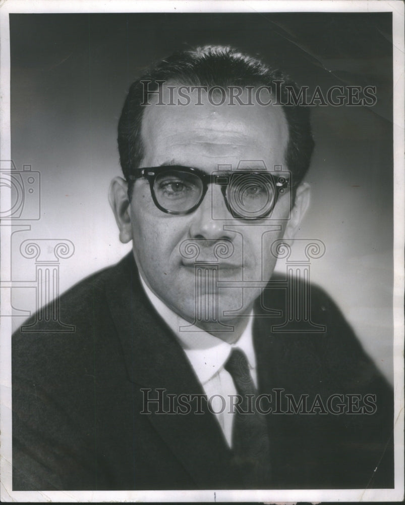 1970 Press Photo Arnold Arnold American Fashion Designer Film art Designer Mich - Historic Images