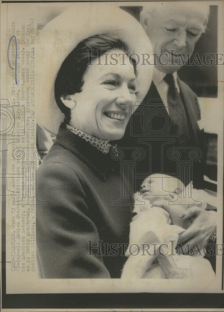 1976 Press Photo Ann Armstrong 13 Day Old Son Cultural Attack American Embassy - Historic Images