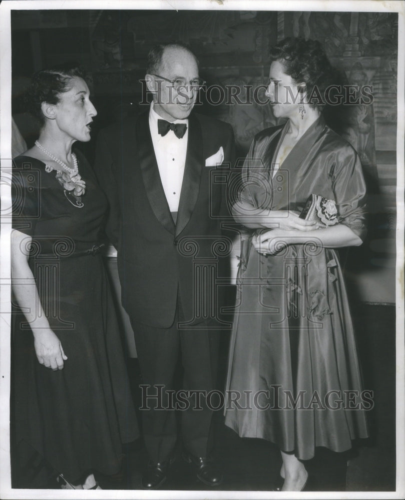 1954 Mrs Charles Schwartz Melvin Brorby President Chicago Council - Historic Images