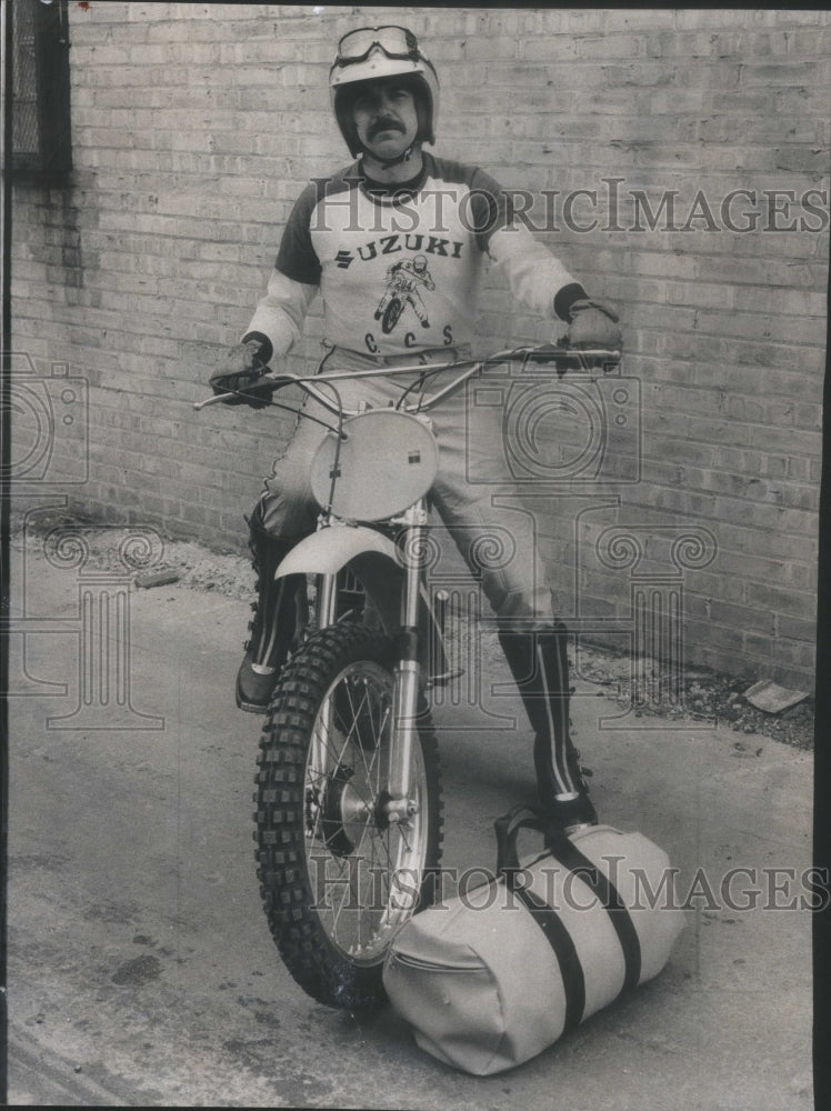 1975 Press Photo Johnny (cowboy) Brower - Stunt Motorcycle Rider - Historic Images