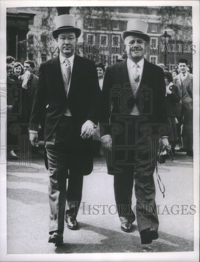 1957 United Press correspondent Quigg News pictures editor Harold - Historic Images