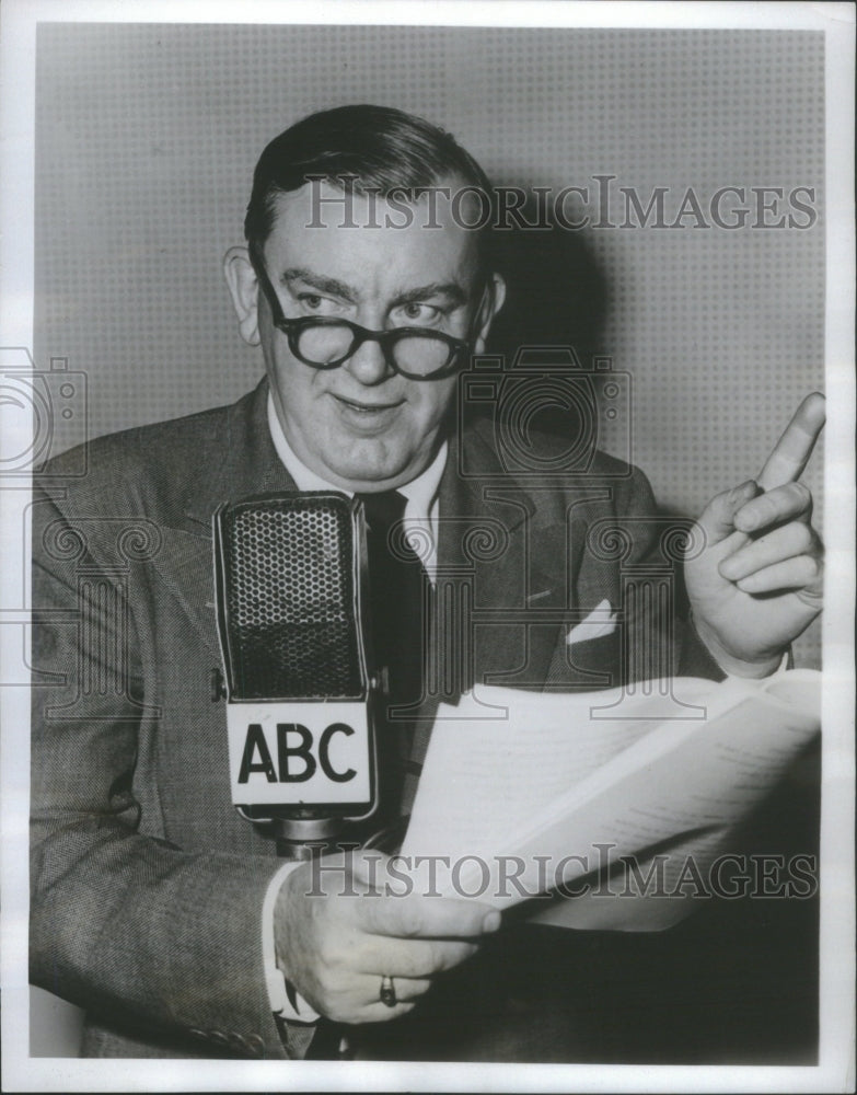 1954 Walter Kiernan Don McNeill ABCs Breakfast Club head vacation - Historic Images