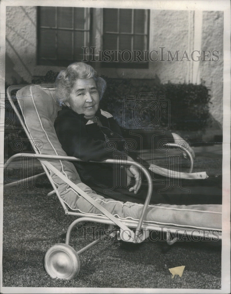 1951 Press Photo Mrs.Mary Linn Vacationing in Southwest- RSA72681 - Historic Images