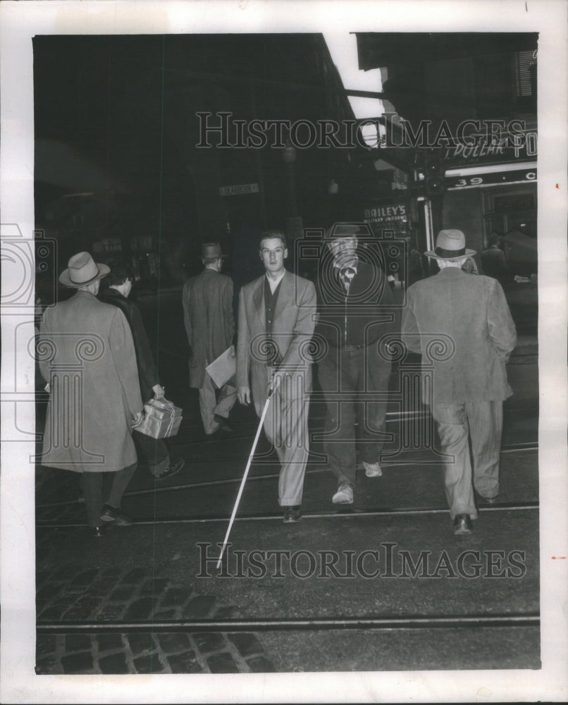 1953 Emil Smetana, bricklayer, helps Kraus - Historic Images