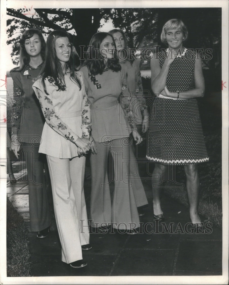 1972 John Lindsay girls mayor Gracie Mansion Jana Kerr Donna Raab-Historic Images