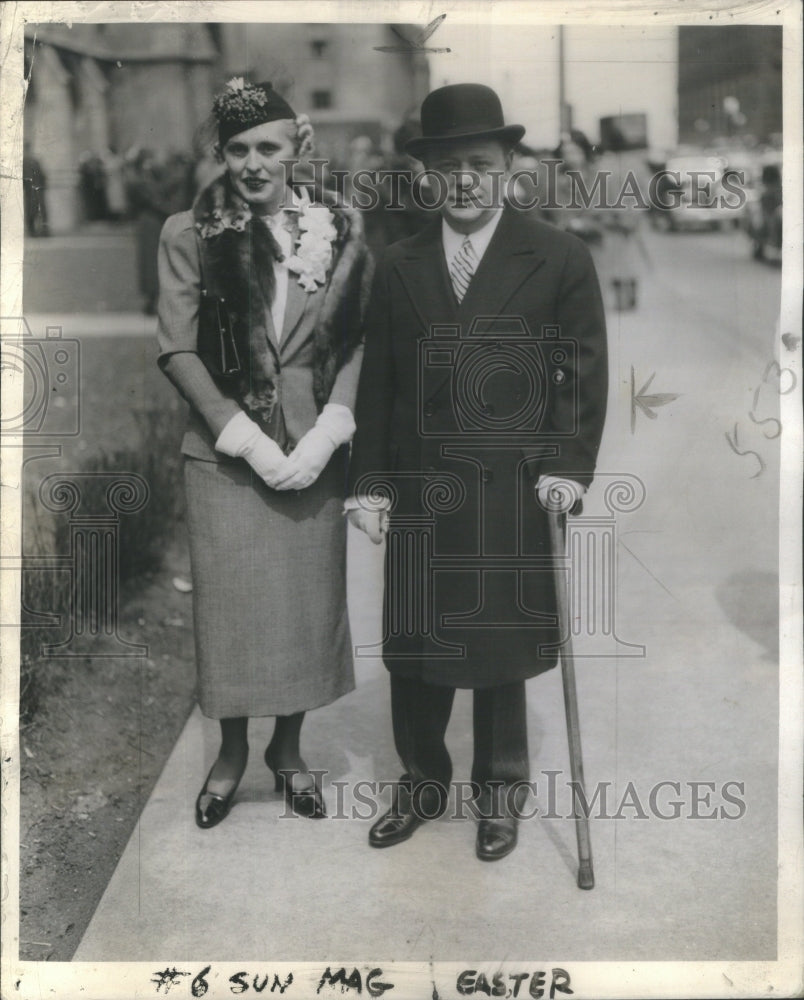 1938 Press Photo Mr Mrs Edwin Krenn Easter Parade April Chicago - Historic Images