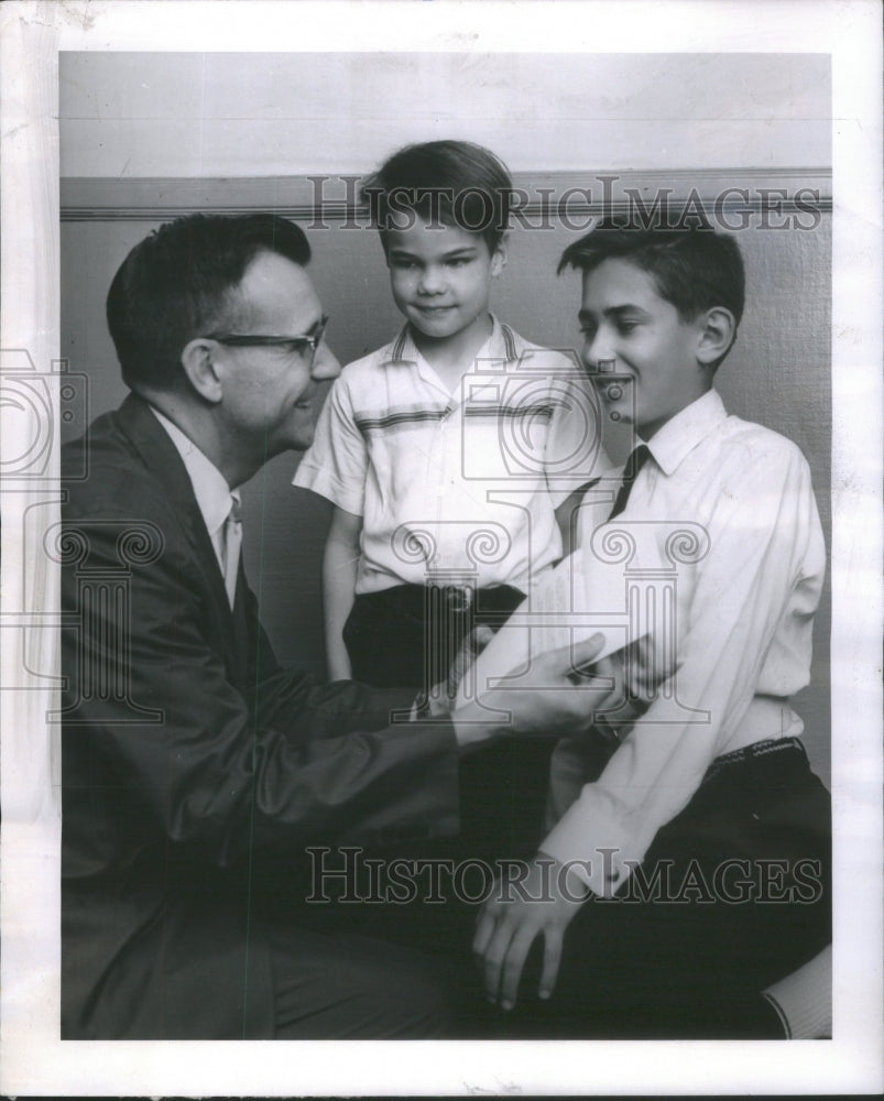 1962 Press Photo Alex Krieger traffic engineering department Chicago Motor Club- Historic Images