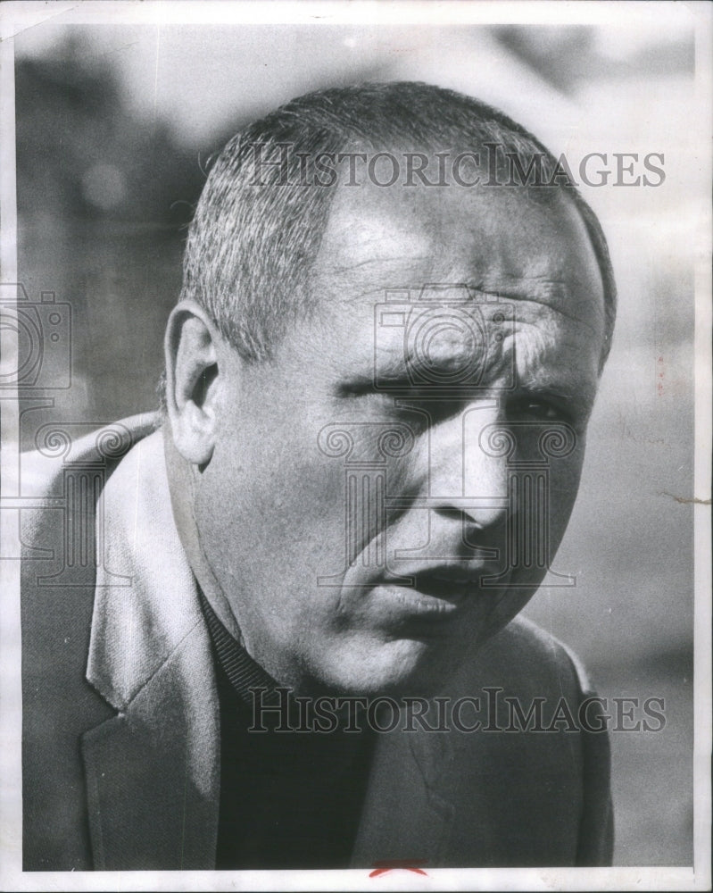 1969 Glenbrook South-Football Coach Ken Hurlbut - Historic Images