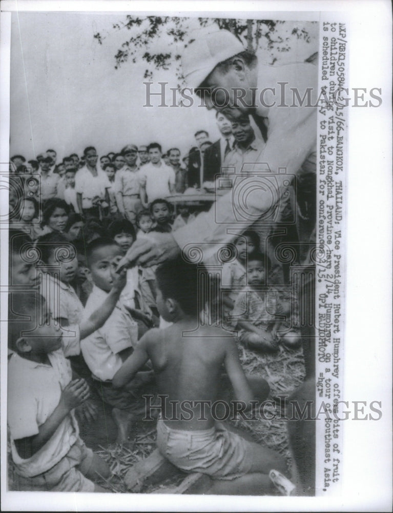 1966 Press Photo Vice President Hubert Humphrey Nongkhai Province- RSA74079 - Historic Images