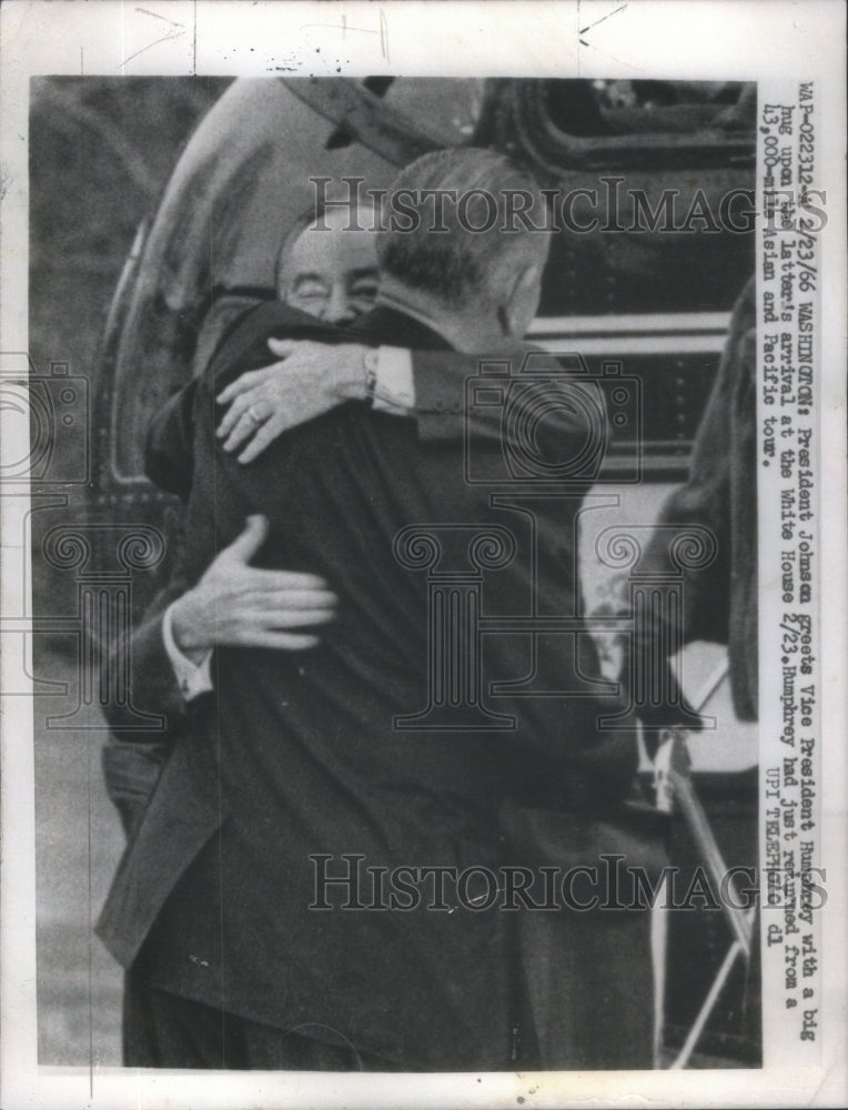 1966 President Johnson and Vice President Humphrey hugging. - Historic Images