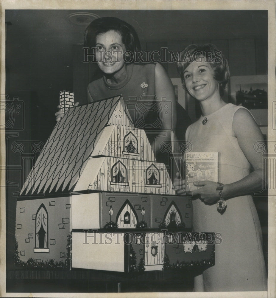 1968 Press Photo Mrs. Harold H. Hines Jr. and Mrs. Thomas D. Coleman- RSA74219 - Historic Images