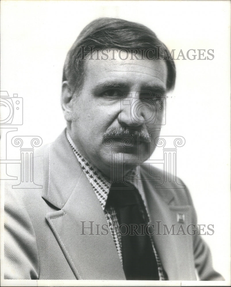 1975 Press Photo Bill Hinckley Trianing Specialist New Director Real Estate Corp-Historic Images