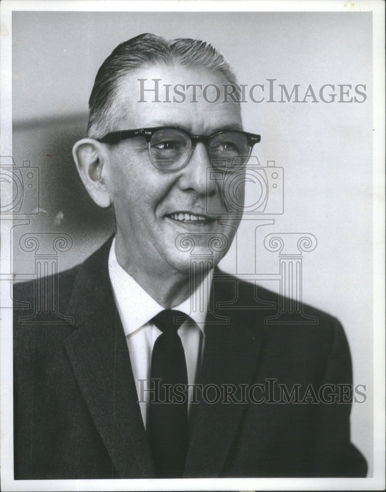 1962 William Hinchey administrator of Mary Thompson Hospital. - Historic Images