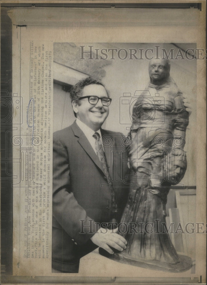 1973 Press Photo Lawrence Fleischman Kennedy Galleries New York Leonard head - Historic Images