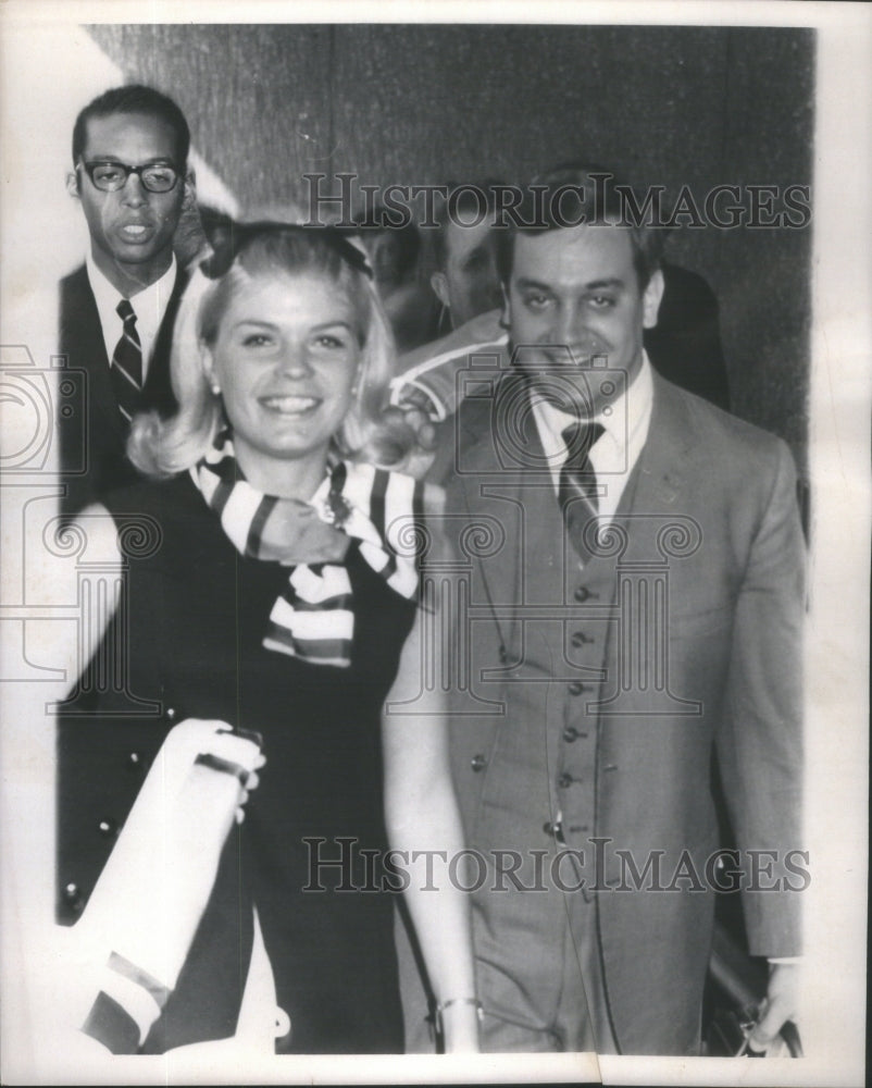 1968 Press Photo Donna Robert Humphrey Boutique Loop Chicago- RSA74669 - Historic Images