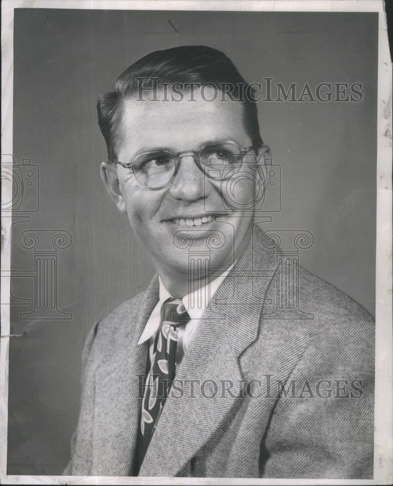 1953 Hal Humphrey, columnist - Historic Images