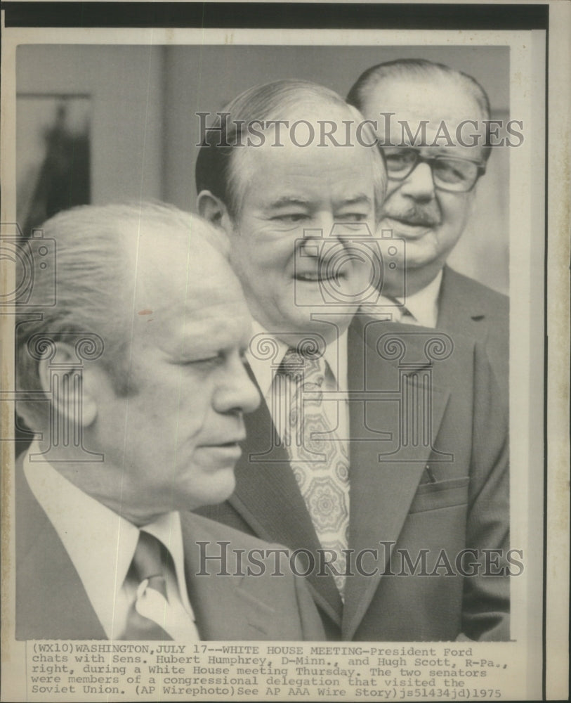 1975 Press Photo President Ford Senator Hubert Humphrey Hugh Scott White House - Historic Images