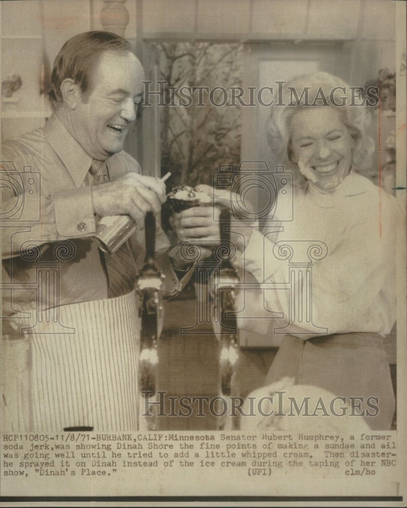 1971 Senator Hubert Humphrey soda jerk Whipped cream Sundae Dinah - Historic Images