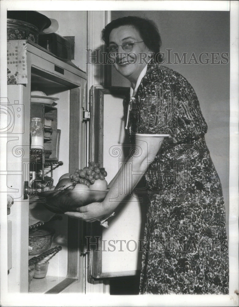 1941 Press Photo Mrs. Sidney Hillman Office Production Management- RSA74835 - Historic Images