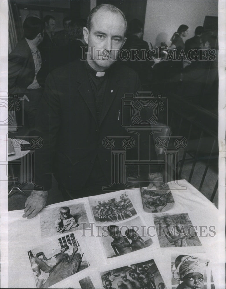 1970 Fintan Kilbride Missionary Biafra - Historic Images