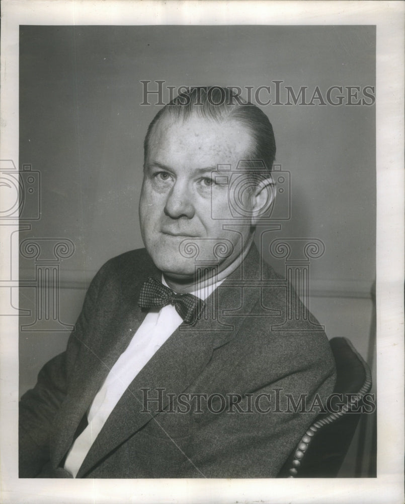 1952 Press Photo James Kiernan manager Fair New Evergreen Plaza shopping Center - Historic Images