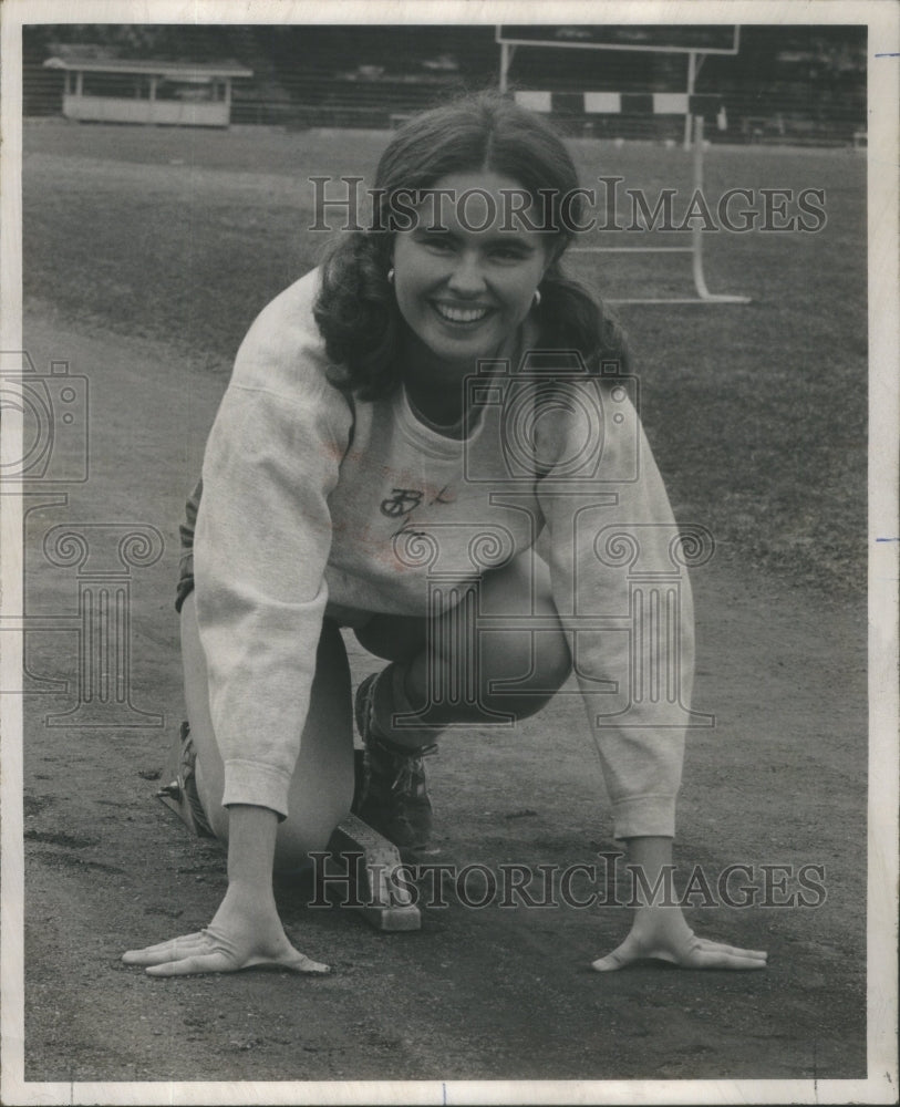 1971 Valerie Kiernan Bucknell - Historic Images