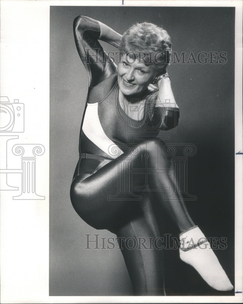 1986 Elaine Lalanne promoting book fitness - Historic Images