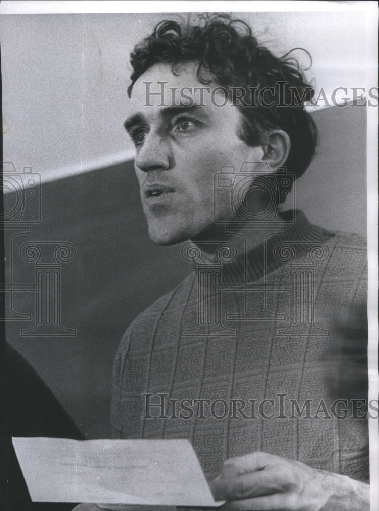 1970 Conspirator Robert Lamb Charges Courtroom - Historic Images