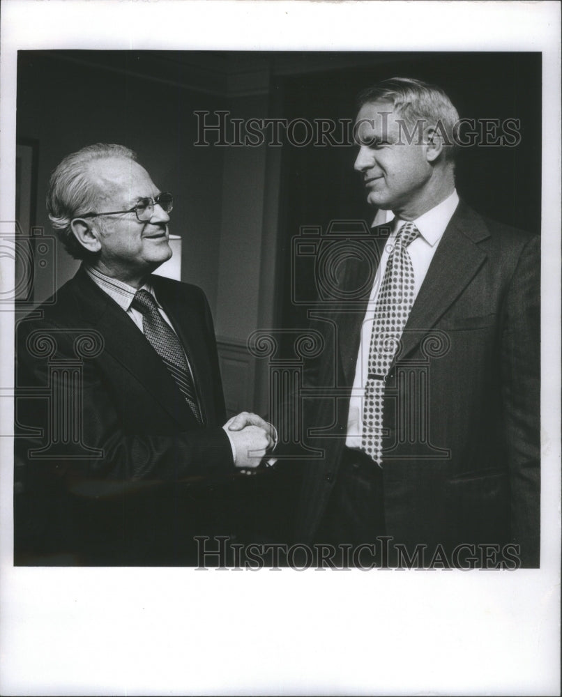 1975 Secretary Defense James Schlesinger Joseph Latin Assistant - Historic Images