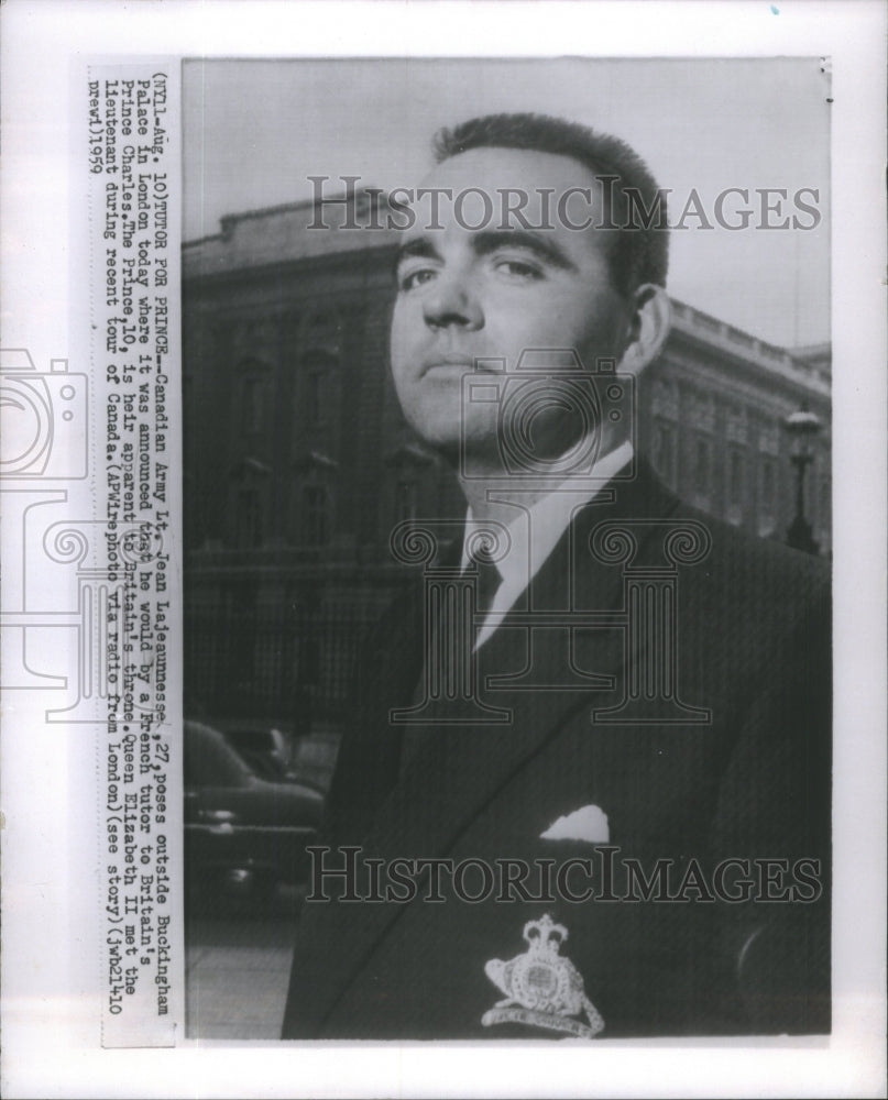 1959 Canadian Army Lajeaunnesse Poses Buckingham London - Historic Images