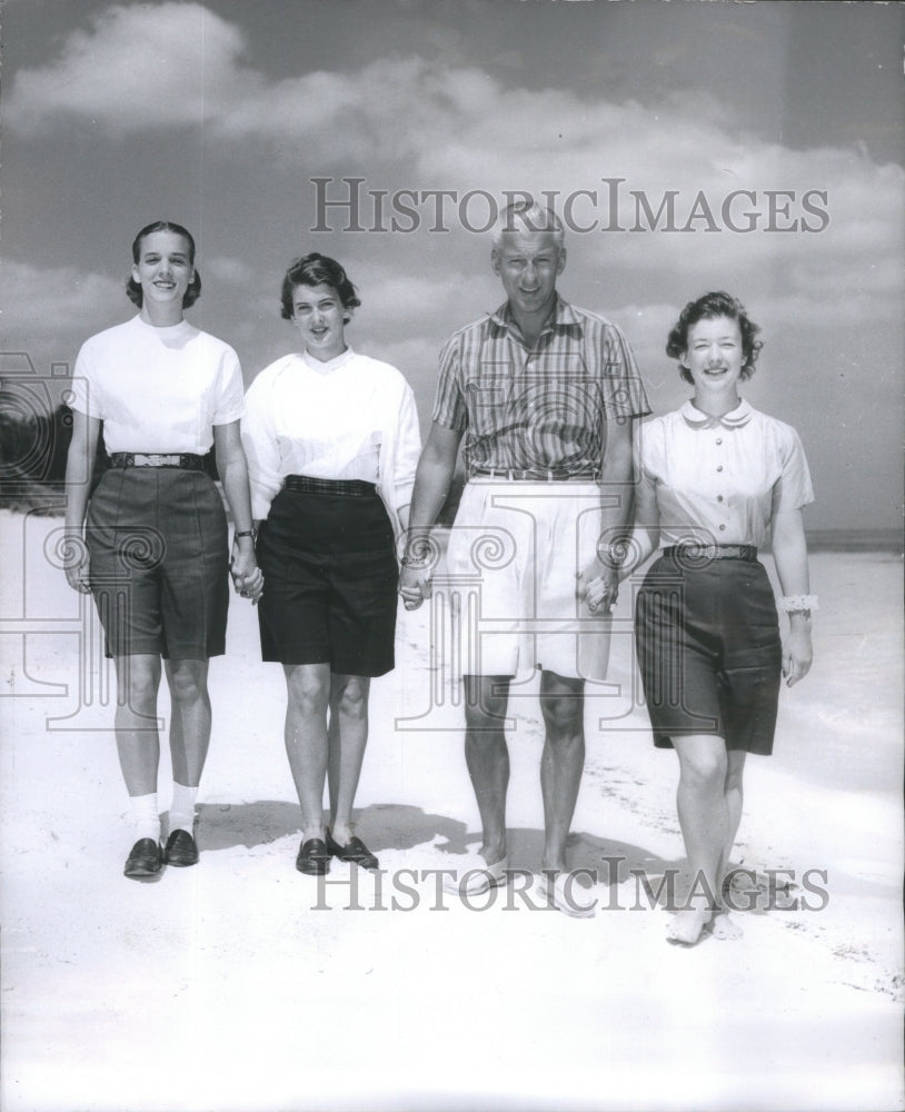 1956 Race Car Driver Jim Kimberley Daughters Susan Deborah Betsy - Historic Images