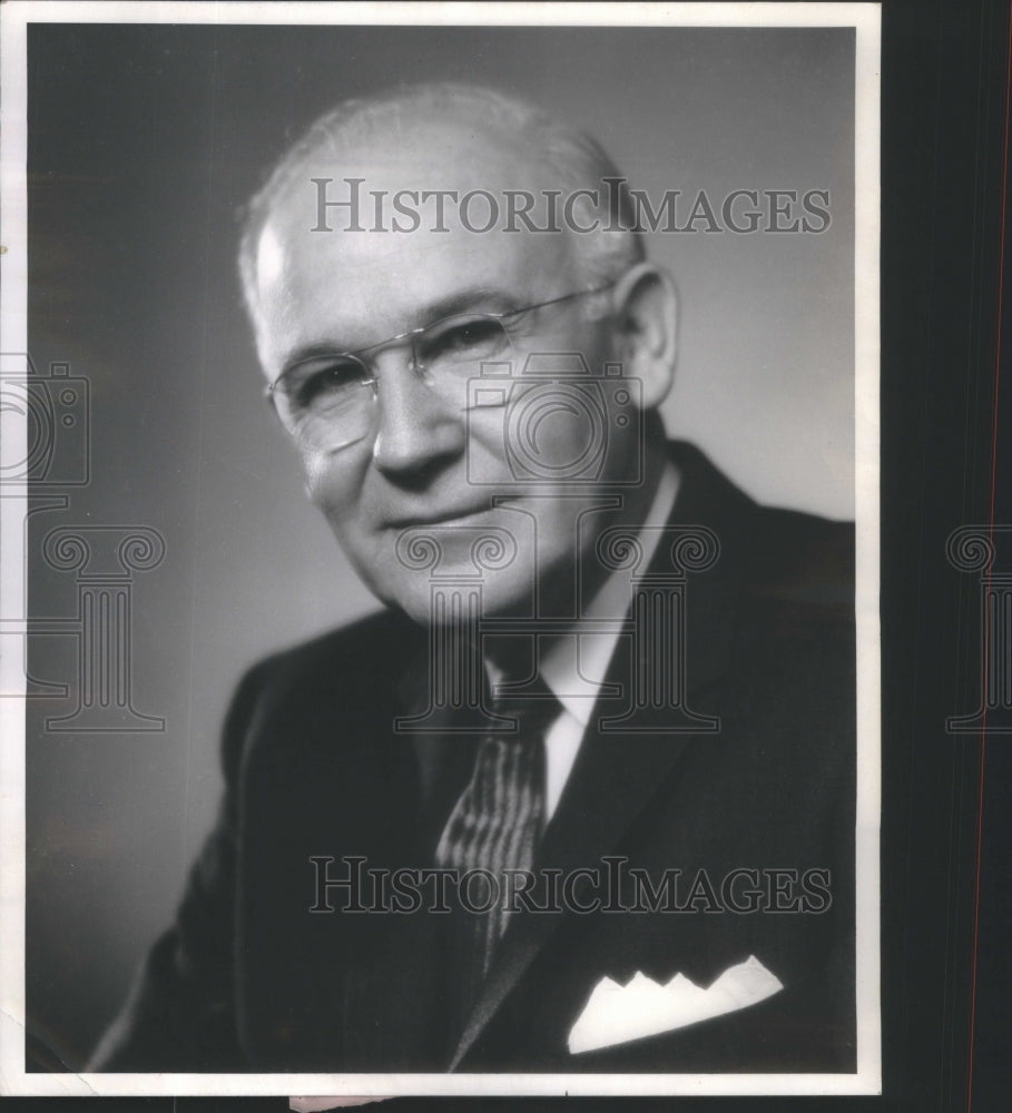 1963 WALTER W. KILLOUGH VICE PRESIDENT  INTERNATIONAL HARVESTER CO - Historic Images