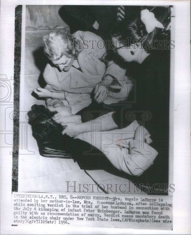 1956 Press Photo Angele LaMarca Vincenz Collapsing Verdict Connection Kidnapping - Historic Images