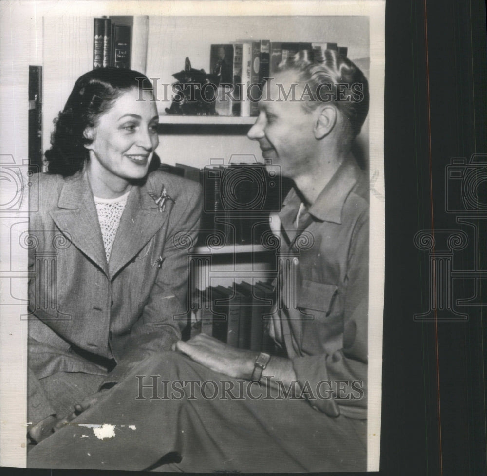 1947 Press Photo Mrs Lamarre Home Picture Chat - Historic Images