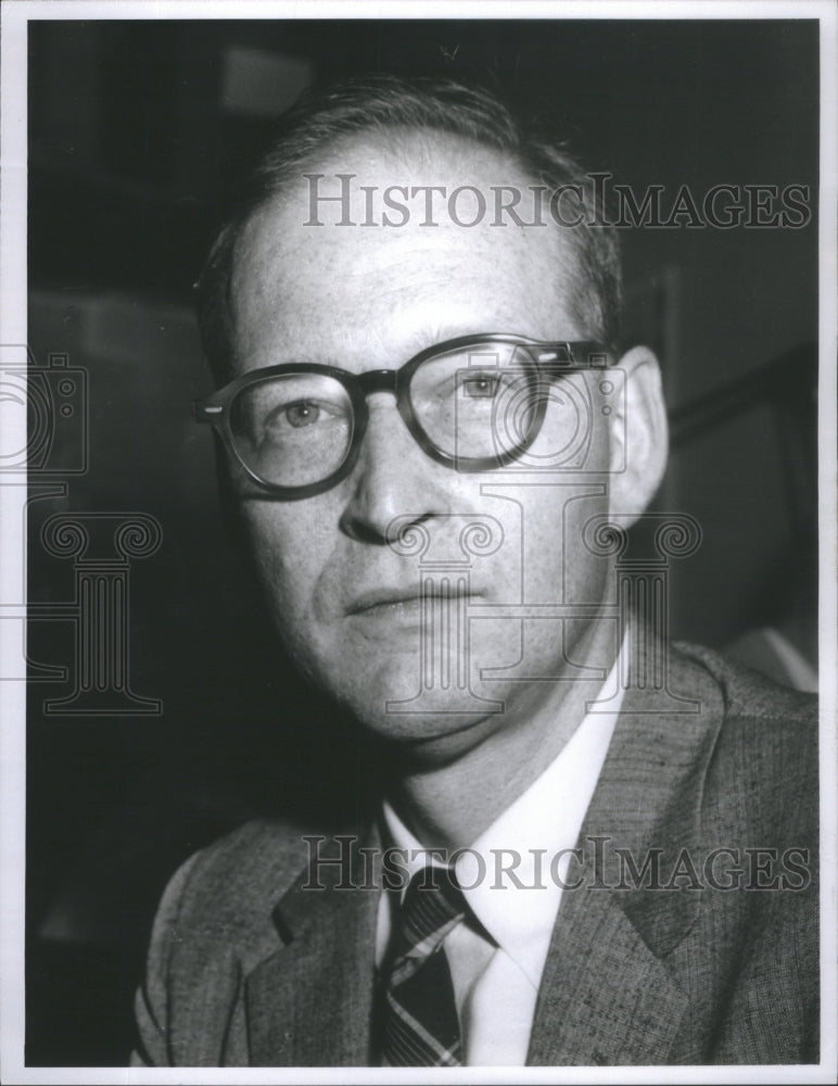  Raymond Lahr - Historic Images