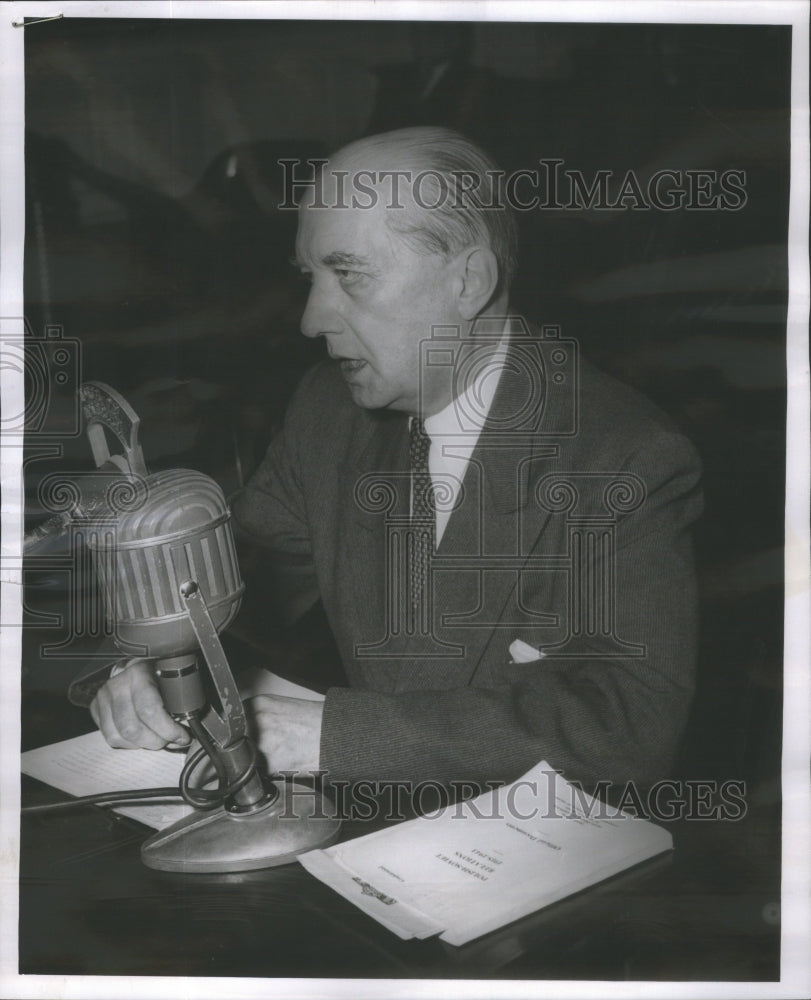 1954 Joseph Lipski Williams Picture Show captured while - Historic Images