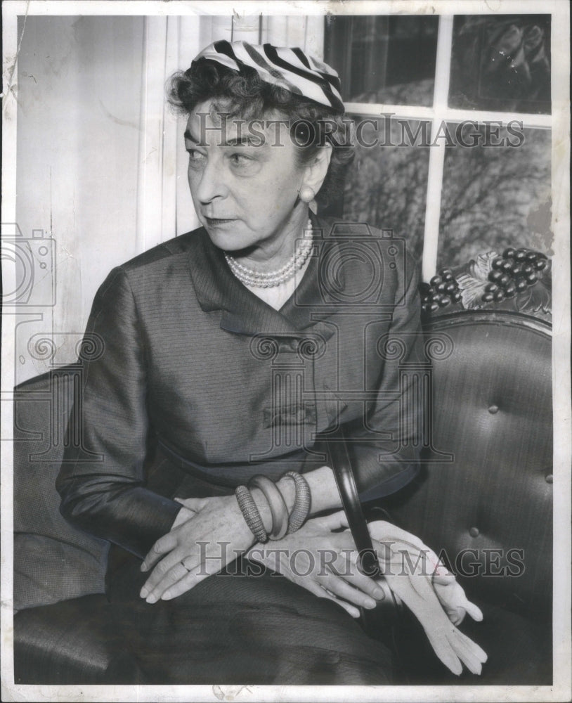 1958 Mrs.W. Scott Linn - Historic Images